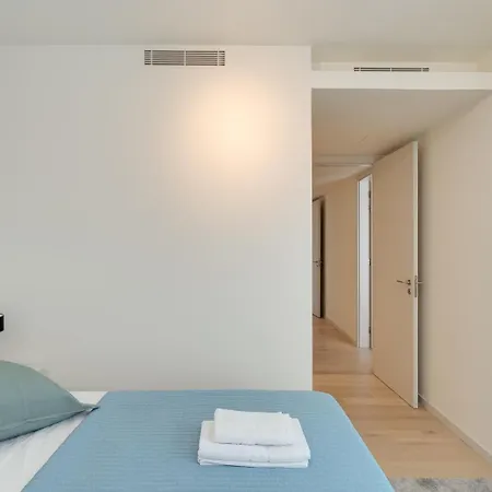 Premium Flat W/ Balcony & Pool By Hostwise * ליסבון