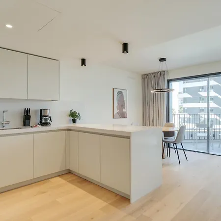 Premium Flat W/ Balcony & Pool By Hostwise شقة Lisboa