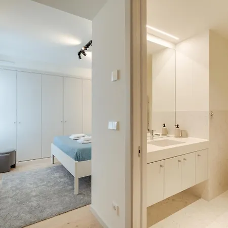 Premium Flat W/ Balcony & Pool By Hostwise شقة Lisboa
