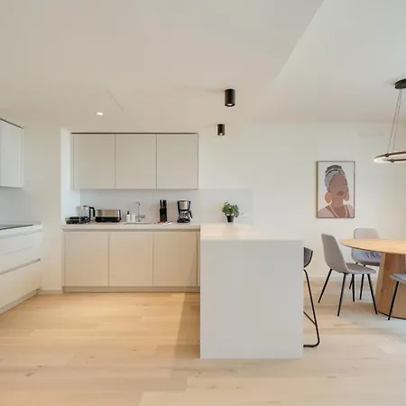 Premium Flat W/ Balcony & Pool By Hostwise