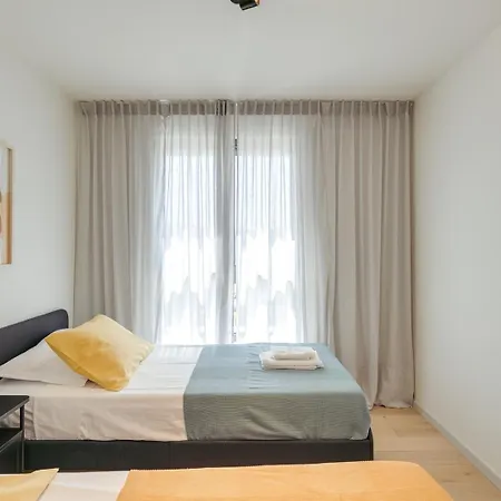 Premium Flat W/ Balcony & Pool By Hostwise Apartamento *