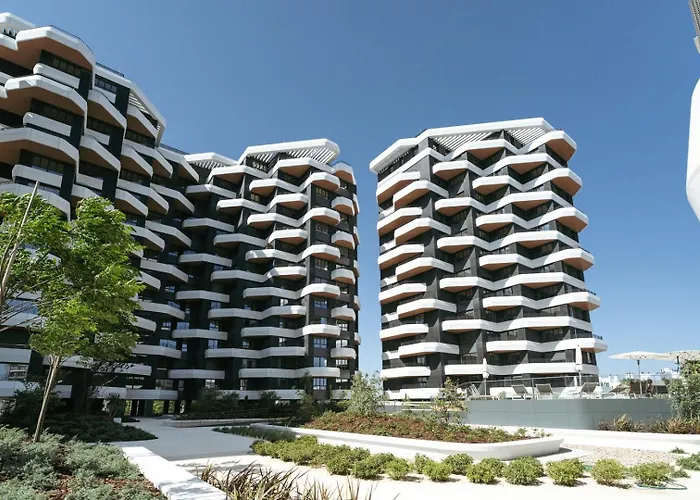 Premium Flat W/ Balcony & Pool By Hostwise * Lisboa