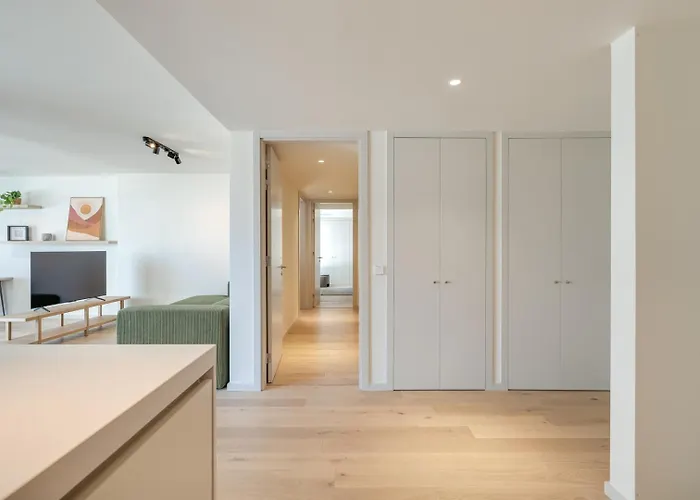 Premium Flat W/ Balcony & Pool By Hostwise *