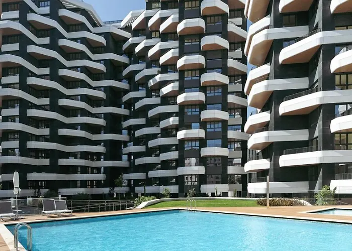 Premium Flat W/ Balcony & Pool By Hostwise 公寓 *