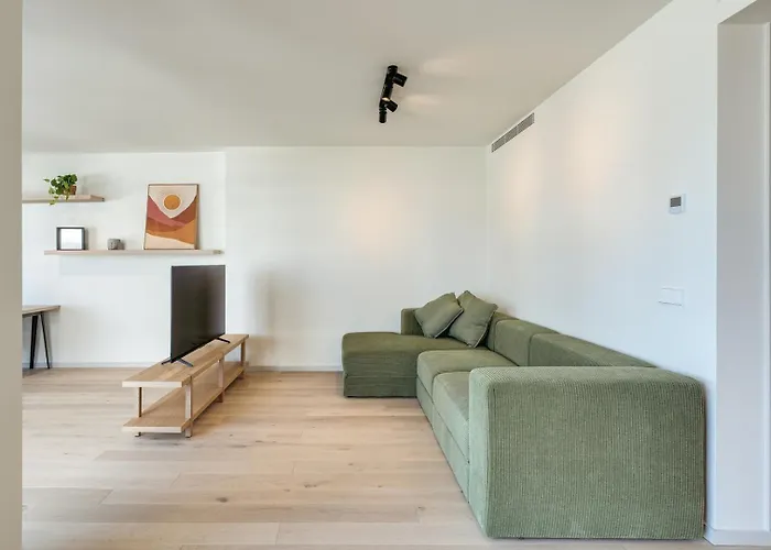 Premium Flat W/ Balcony & Pool By Hostwise