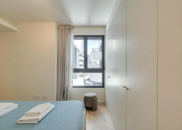 Premium Flat W/ Balcony & Pool By Hostwise Apartamento