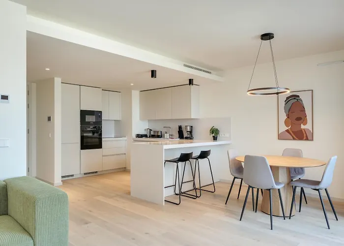 Premium Flat W/ Balcony & Pool By Hostwise 公寓 *