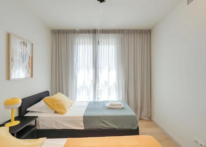 Premium Flat W/ Balcony & Pool By Hostwise 公寓 *