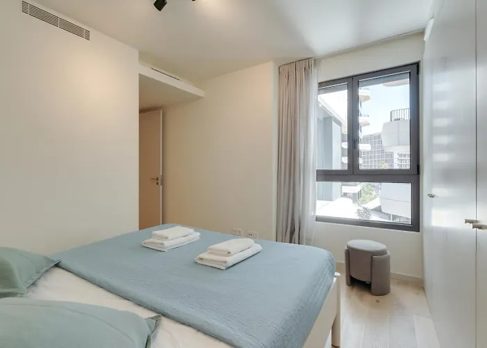 Premium Flat W/ Balcony & Pool By Hostwise Lisboa