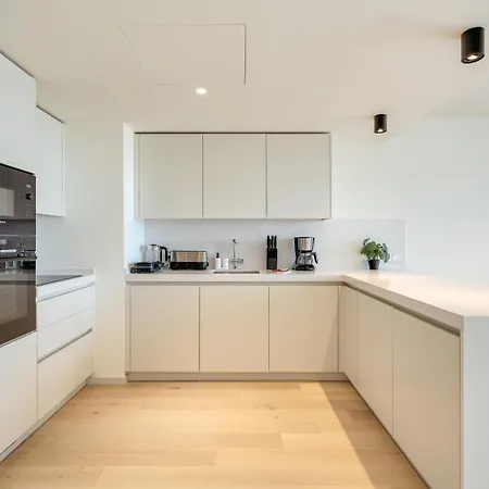 Premium Flat W/ Balcony & Pool By Hostwise דירה ליסבון